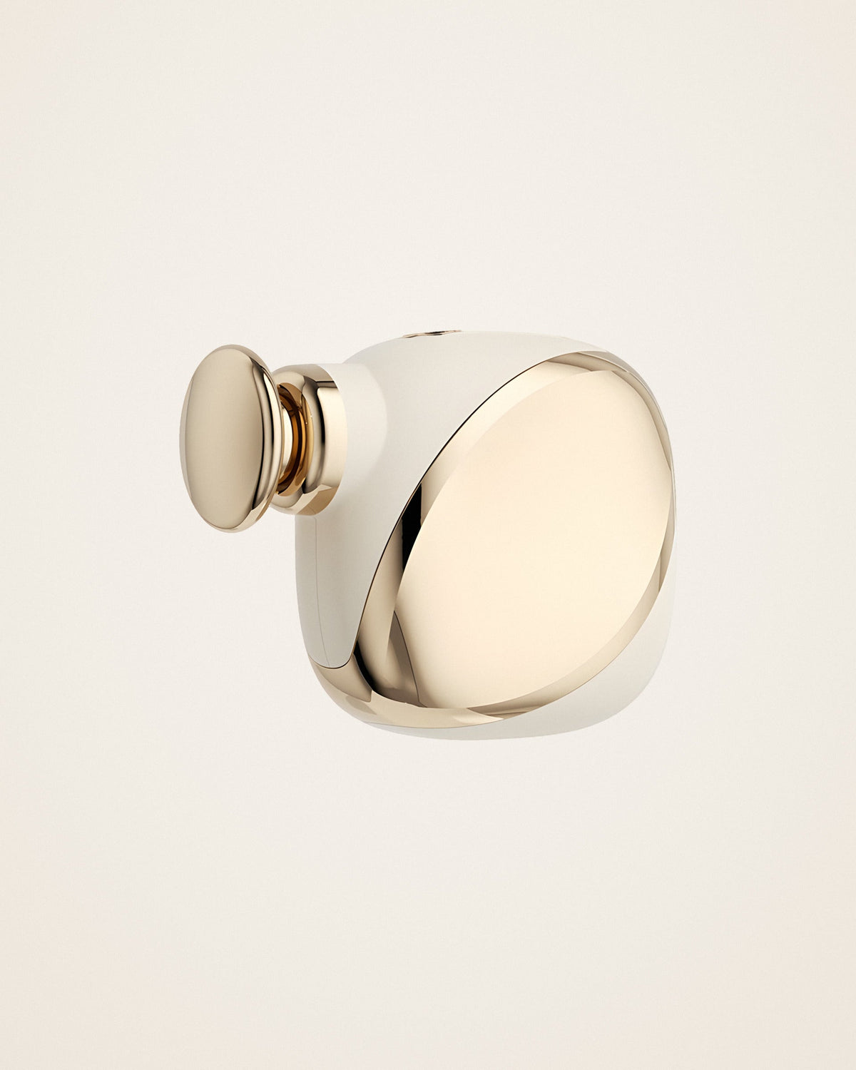 Mini-Massagepistole Pip in Gold, freigestellt